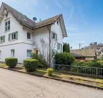 Gepflegtes Zweifamilienhaus mit 1.400 m² Grundstück, Baden-Baden-Ebersteinburg. Natur- und stadtnah!