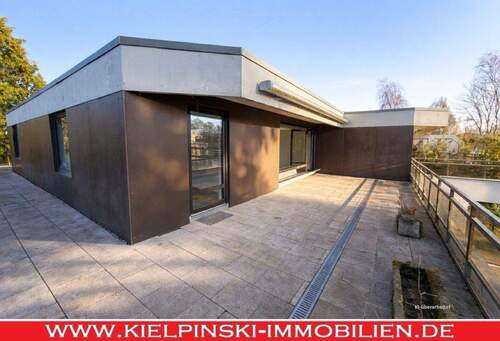 Penthouse mit Dachterrasse - Bezugsfertig: helles 3-Zi.-Penthouse mit gr. Dachterrasse, 2 Bädern + TG-Stellplatz in Blankenese