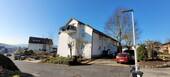 B 6 - Hausansicht seitlich.jpg - Etagenwohnung mit 96,70 m&sup2; in Bad Emstal zum Kaufen