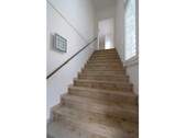V1568_2 Treppe zur Oberwohnung - 