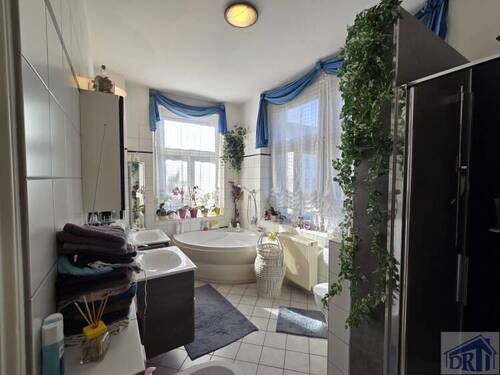 Dusche Wanne, Bidet - alles da - 