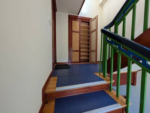 Treppenhaus mit Einbauschrank - 