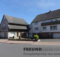 Wohnhaus mit Scheune und Werkstattgebäude - Schwarzenborn