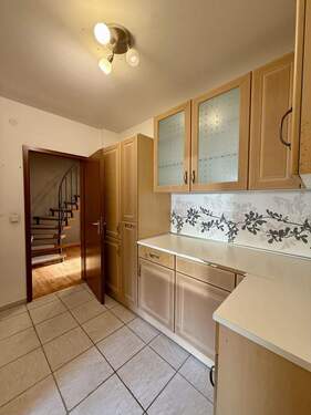 ...mit großem angerenzenden HWR - 