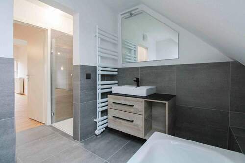 Hauptbad Ansicht 01 - Einfamilienhaus in Chemnitz zum Kaufen