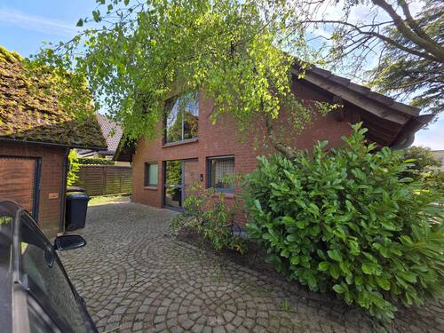 Hausansicht - 6 Zimmer Mehrfamilienhaus, Wohnhaus zum Kaufen in Velbert