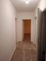 Flur mit neuem Laminat - 