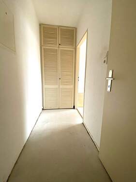 Diele - 1 Zimmer Etagenwohnung zum Kaufen in Heusenstamm