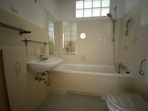 Bad (1) - 1 Zimmer Etagenwohnung in Heusenstamm