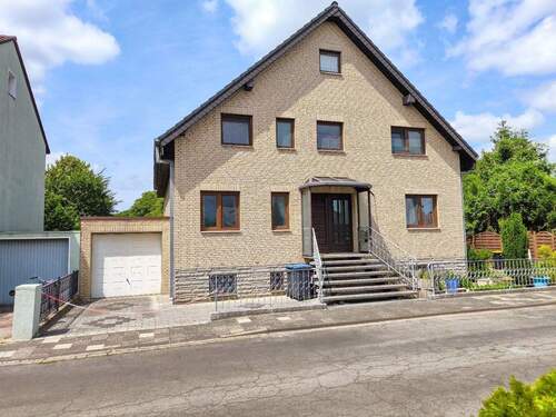 Front - 7 Zimmer Einfamilienhaus zum Kaufen in Seelze