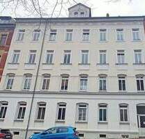 Gemütliche DG 3-Zimmer Wohnung mit Laminat und Wannenbad in guter Lage. - Chemnitz Lutherviertel