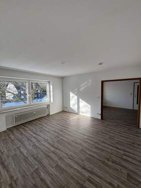 Wohnzimmer Bild 1 - Großzügige und helle 5-Zimmer Wohnung