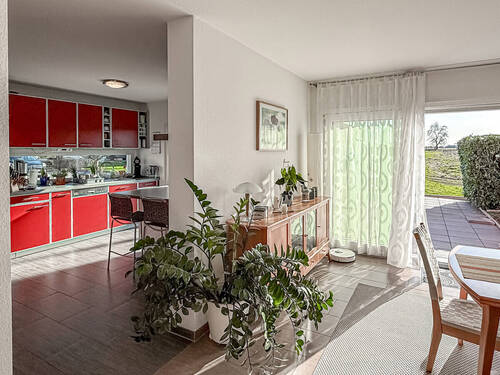 Blick zur Küche - Einfamilienhaus mit 164,10 m&sup2; in Appenweier zum Kaufen