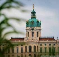 Vacant studio with view to the quiet courtyard near Charlottenburg Palace - Berlin