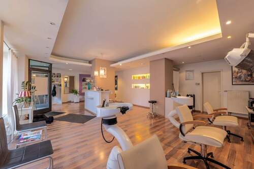 Top-Zustand - 2 Zimmer Büro in Stuttgart