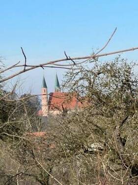 Blick auf Kirche Heilig Blut - 