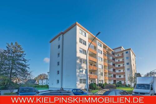 Ansicht Straße - ! Freie 3-Zimmer-Eigentumswohnung in Quickborn !