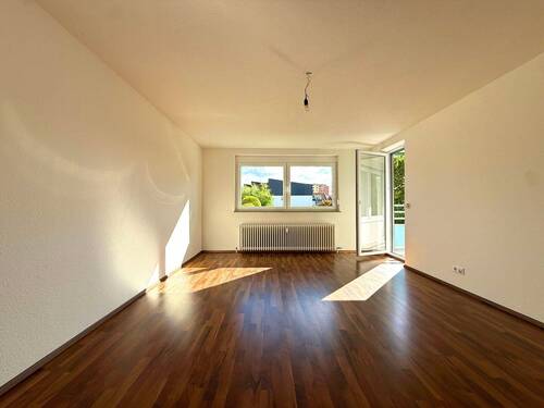 Wohnzimmer - 2 Zimmer Etagenwohnung zum Kaufen in Ostfildern