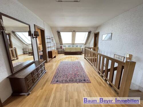 Diele mit offener Holztreppe - 
