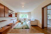 Wohnzimmer - 2-Zimmer-Wohnung mit Balkon und Garage - ideal zum Einziehen oder Vermieten