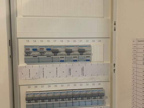 Neuwertige Elektroktechnik - 