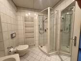 Bad mit separater Dusche - 