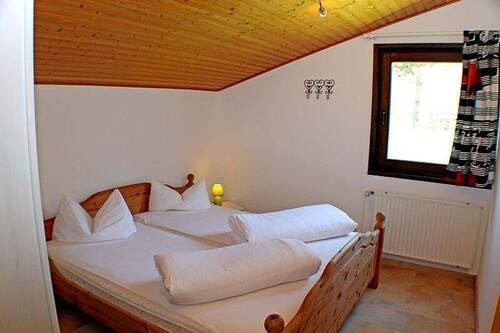 Schlafzimmer 2 - Doppelhaushälfte mit 56,00 m&sup2; in Bad Dürrheim zum Kaufen