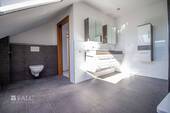 Modernes Badezimmer - 