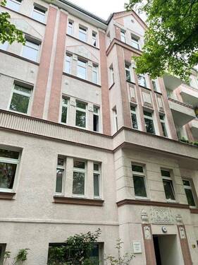 Haus - 2 Zimmer Etagenwohnung zum Kaufen in Berlin / Tempelhof