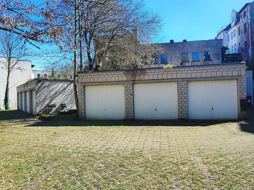 Boxes im Hinterhaus.jpg - 