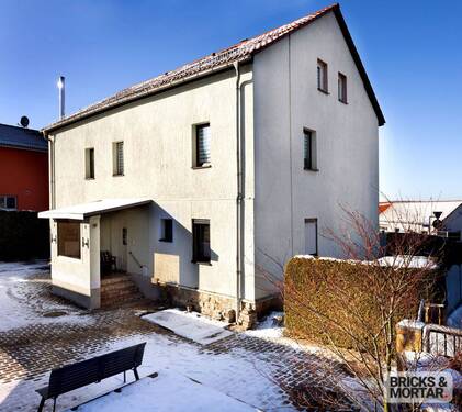 Haus mit Hof - 1 Zimmer Mehrfamilienhaus, Wohnhaus in Freital