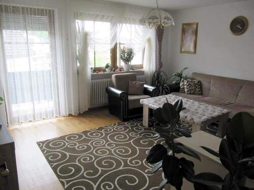 Wohnzimmer OG-Whg..JPG - große 4 12-Zimmer-OG-Wohnung in zentrumsnaher Lage von Mainburg