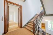 Treppenhaus - Etagenwohnung mit 208,00 m² in Berlin zum Kaufen