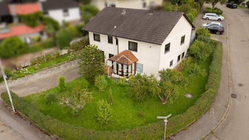 Außenansicht - Einfamilienhaus mit Wintergarten und Ausbaupotenzial in ruhiger Lage