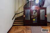 Historischer Aufzug im Haus - 5 Zimmer Etagenwohnung zum Kaufen in Berlin