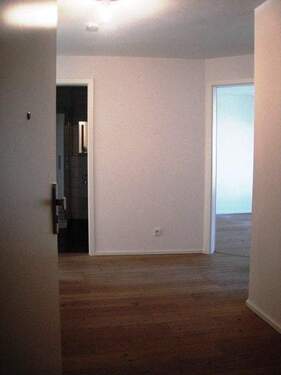 Wohnungseingang.JPG - 3 Zimmer Etagenwohnung in Ingolstadt