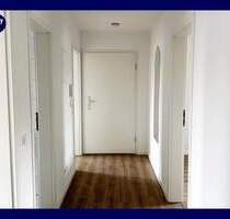 **Direkt einziehen** renovierte 3-Zimmer-Wohnung, Vinyl-Boden, helles Tageslichtbad, Essküche - Singen (Hohentwiel)