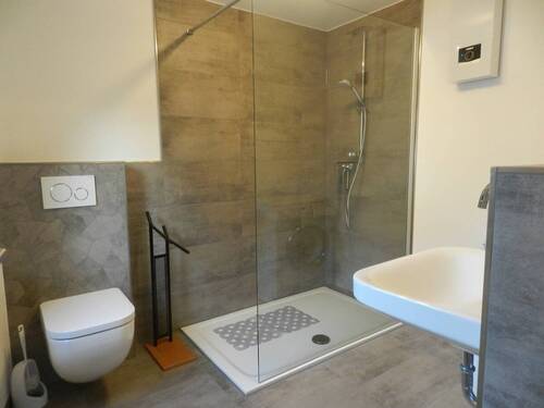 Badezimmer - 4 Zimmer Einfamilienhaus in Mülheim-Kärlich