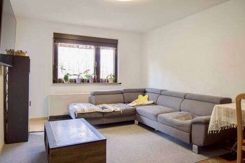 Wohnzimmer - 3 Zimmer Etagenwohnung zum Kaufen in Stuttgart