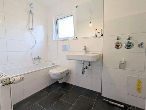 Badezimmer - Etagenwohnung mit 80,20 m&sup2; in Ahrensburg zur Miete