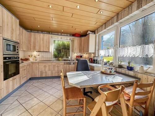 Küche - 5 Zimmer Einfamilienhaus in Hille