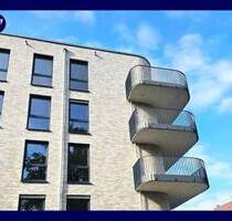 Erstbezug: Helle 3 Zimmer mit Balkon, Einbauküche, Echtholz-Parkett, Bad mit Walk-In-Dusche, Aufzug - Stuttgart Untertürkheim