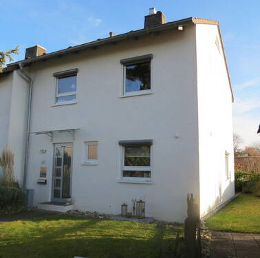 Hausansicht - Gepflegtes Reihenendhaus in schöner Randlage