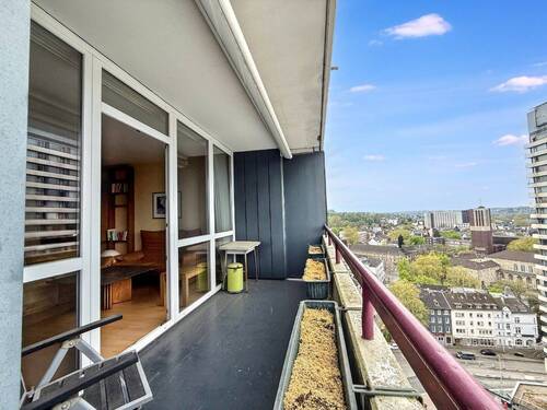 Balkon - PENDLER UND SINGLES AUFGEPASST! STADTWOHNUNG MIT PANORAMABLICK IM HERZEN VON MÜLHEIM A.D.R. !