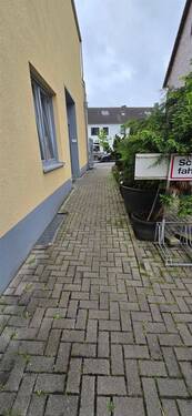 Eingangsbereich vom Hof (barrierefrei) - Hotel, Pension, Gasthof in Hürth