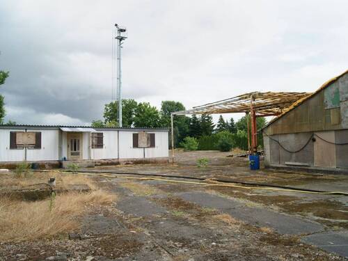 Bestandsimmobilie auf dem hinteren Grundstück - Mehrfamilienhaus, Wohnhaus mit 295,00 m² in Trebbin zum Kaufen