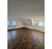 Tolle 3-Zimmer Wohnung im Dachgeschoss mit hellem Wannenbad! - Lauenförde