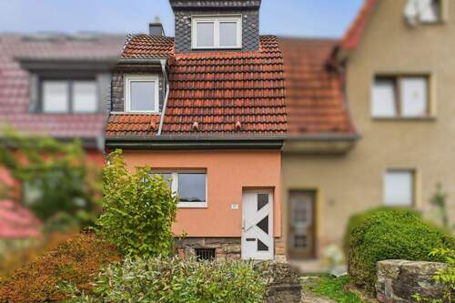 Straßenseite - Herzlich willkommen in Schmalkalden - Ihr neues Wohlfühl-Zuhause!