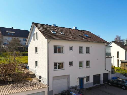 Ansicht - Stadtnahe 4-Zimmer-Wohnung mit großem Garten und Garage