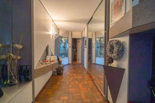 Flur - Etagenwohnung mit 106,80 m&sup2; in Ludwigshafen am Rhein zum Kaufen